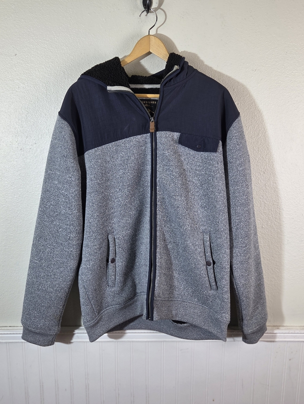 Quiksilver Mens XL Full Zip Hoodie Jacket Fleece Lined Heavyweight Gray Sherpa